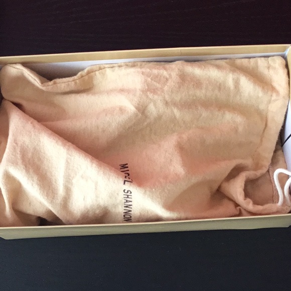 Michael Shannon Casette Dark Camel Pumps - Picture 9 of 11